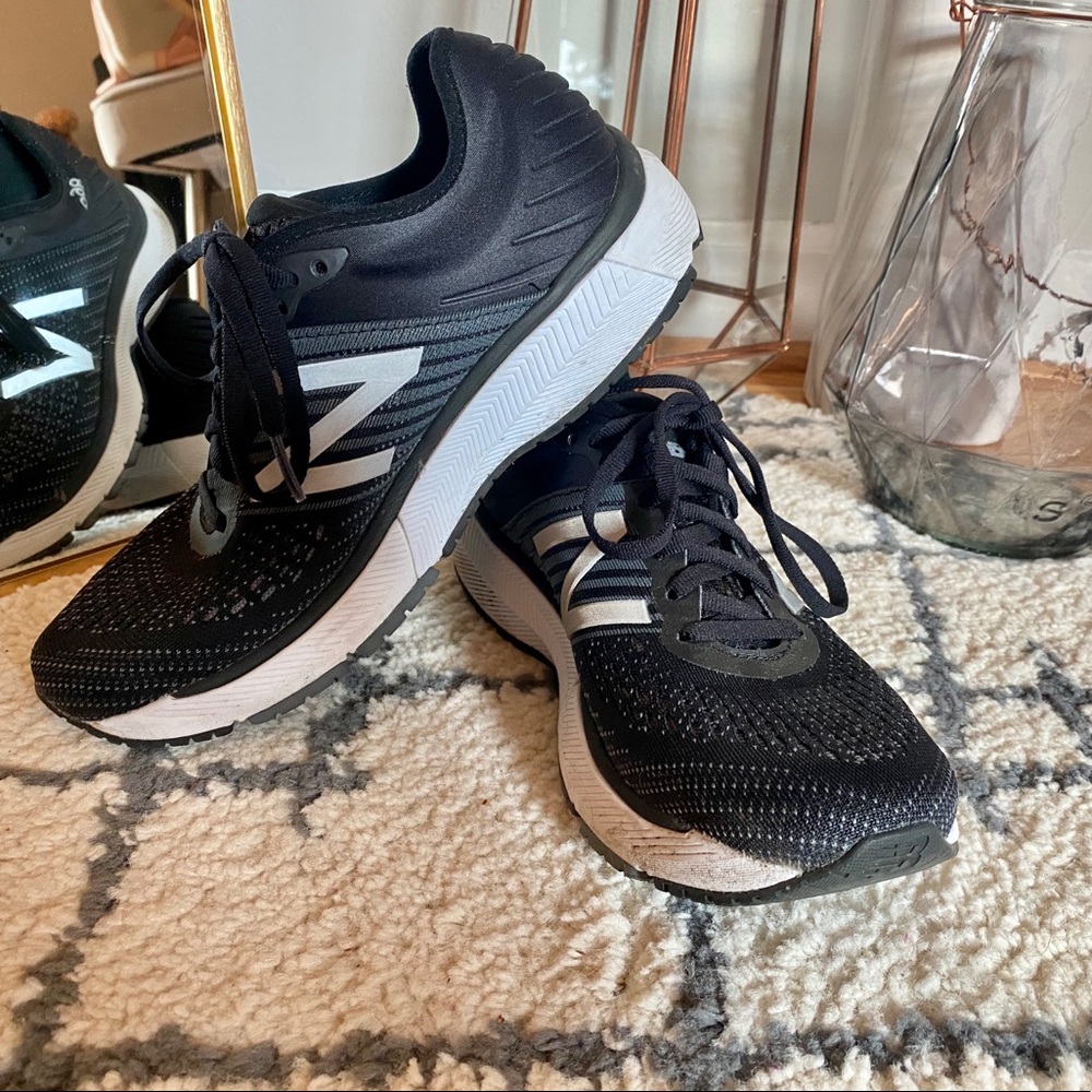 New Balance 860 Running Shoes